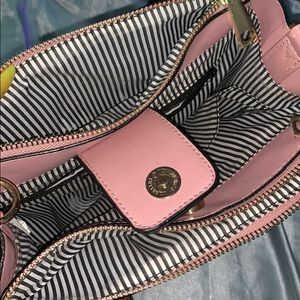 LADIES CHRISTIAN SIRANO CROSSBODY Hand bag